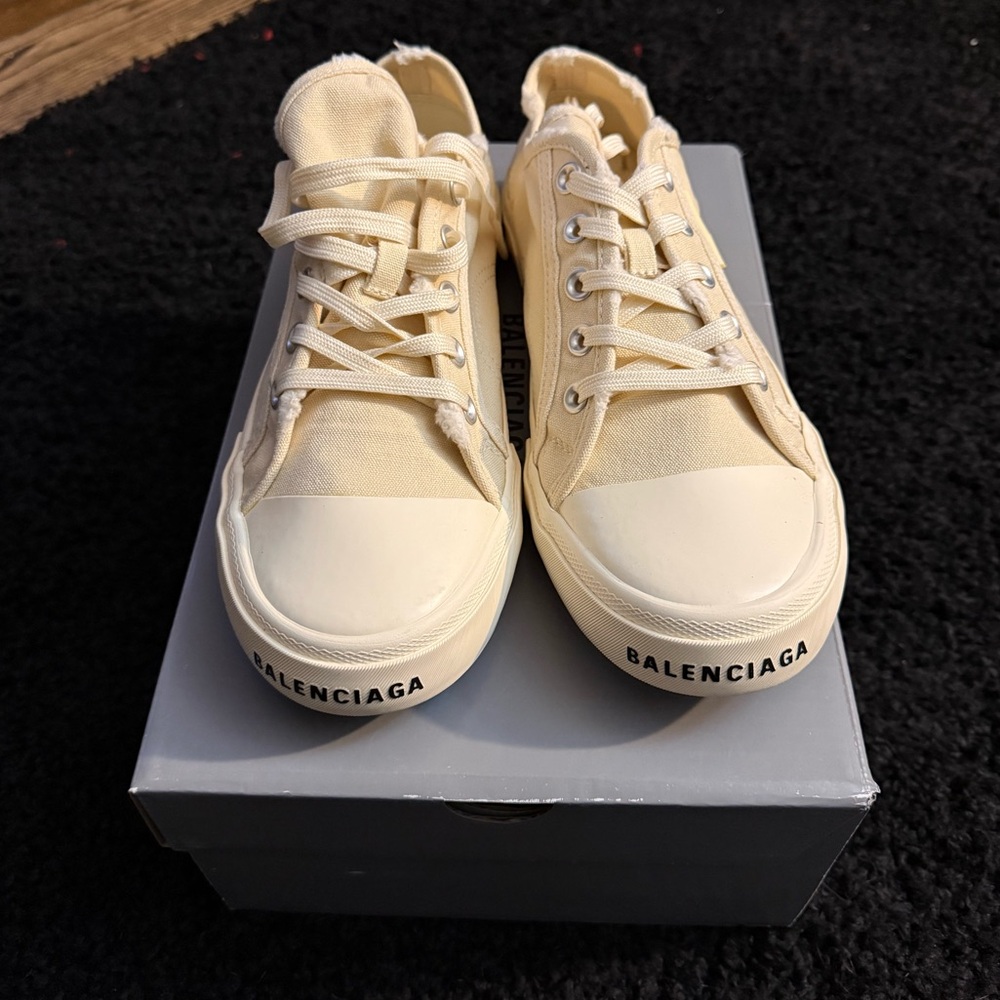 Balenciaga Off-White Sneakers
